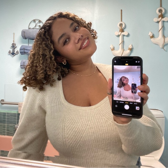 H&M white sweater top - Picture 5 of 5